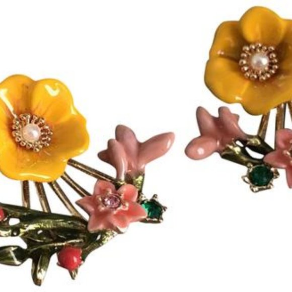 Winter Gardens Yellow Flowers with Little Flowers - Picture 10 of 10